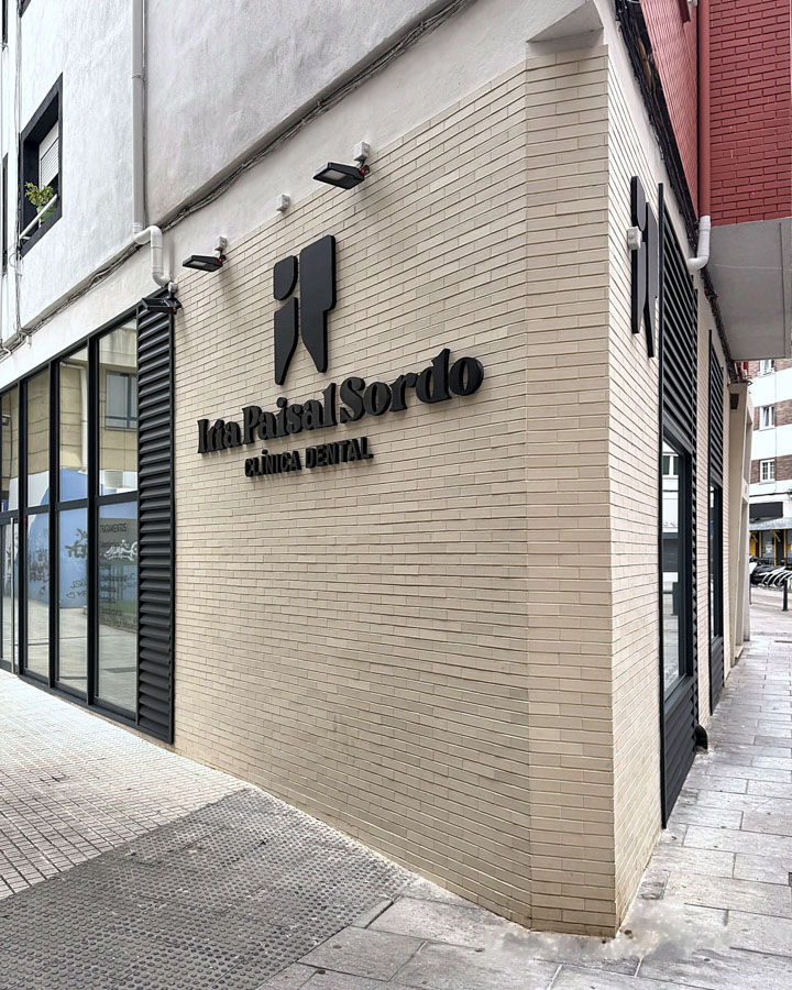 Iria Paisal Sordo. Clínica dental. Bodas Cantabria.
